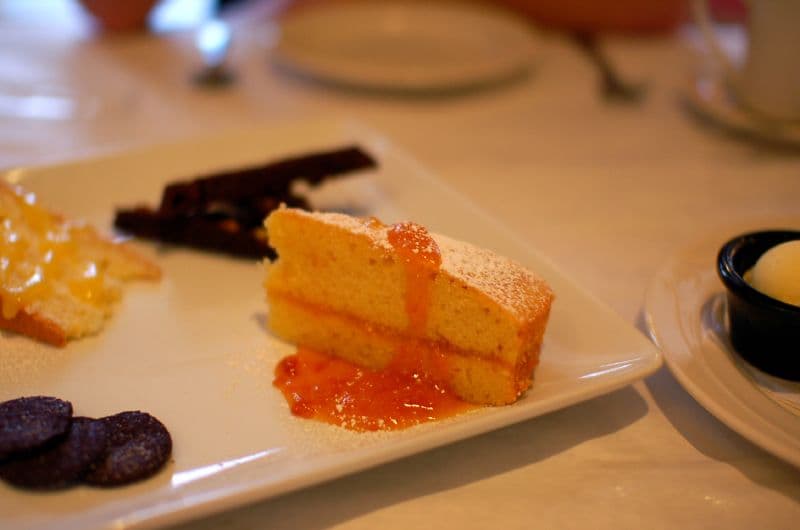 Κέικ με μαρμελάδα φράουλα