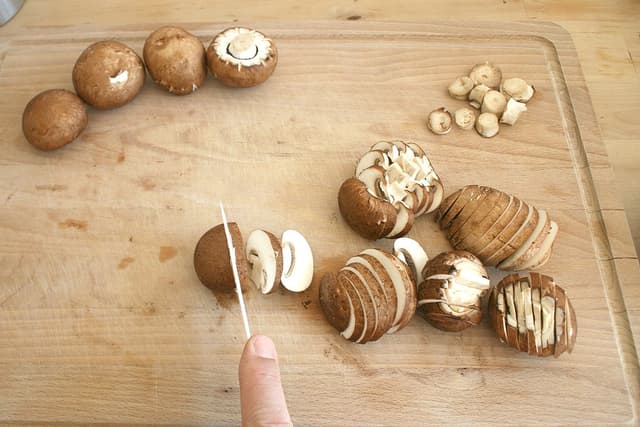 Χυλοπίτες με μανιτάρια και ανθότυρο